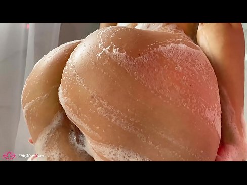 ❤️ 布鲁内特在淋浴时用振动器自慰阴部达到强烈的高潮 ❤❌ Porno﹏﹏